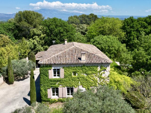 Bastide provençale de charme avec piscine