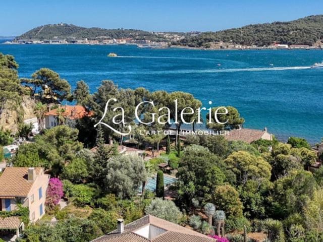 Bastide Provençale en deuxiéme rang de mer