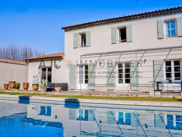 BASTIDE PROVENCALE A PIEDS DU CENTRE VILLE