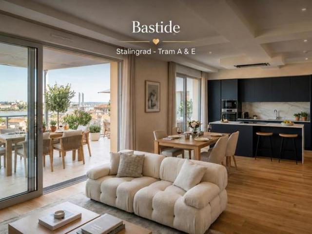 BASTIDE STALINGRAD 4 PIECES DERNIER ETAGE TRAVERSANT BALCON PARKING