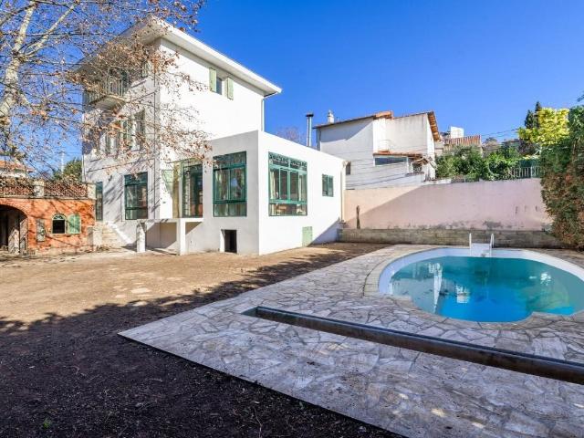 Bastide T5 de 140M2 avec piscine et jardin 13004 Marseille