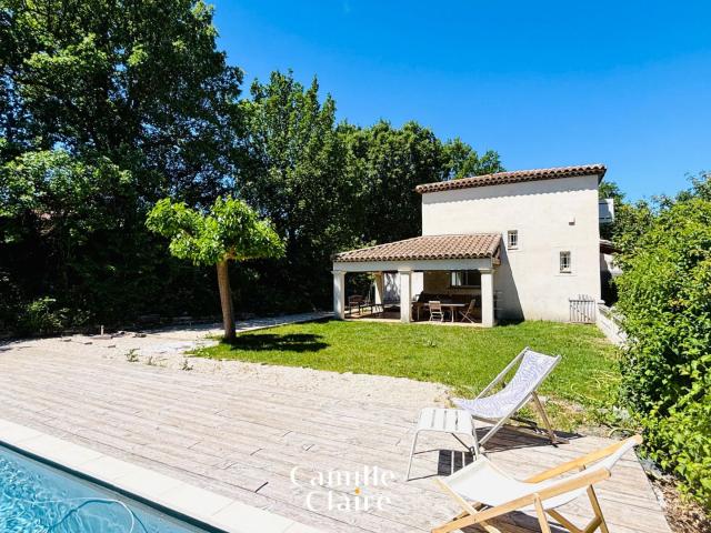 Bastide T5 sur Eguilles Puyricard avec Terrain et Piscine Mitoyen d'un coté