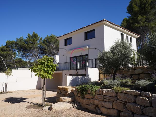 Bastide T5 130m2 récente avec piscine sur 2000m2 à Ventabren