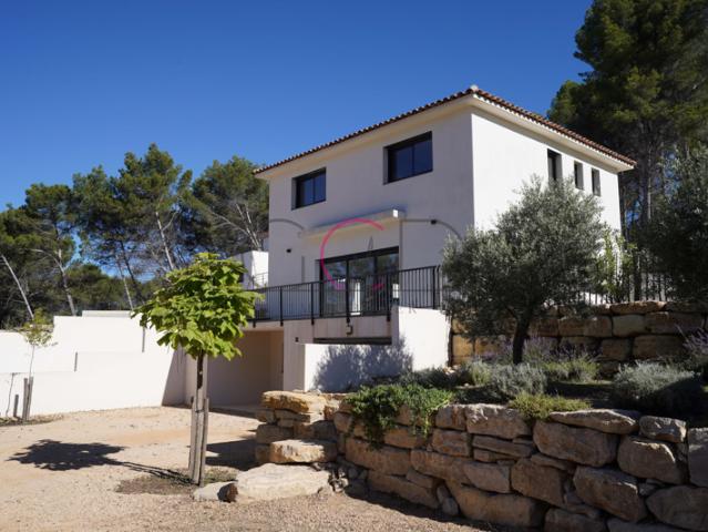 Bastide T5 130m2 récente avec piscine sur 2000m2 à Ventabren