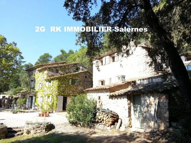 Bastide XVIIIè rénovée sur 9 ha. Calme absolu
