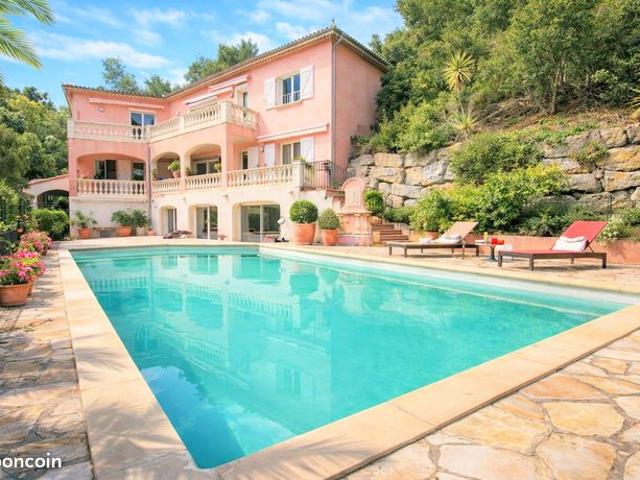 Bastide 11 pièces 300m² / Logement indépendant 50m² / Terrain 4300m² / piscine / garage 50m² / Droit à construire supplémentaire