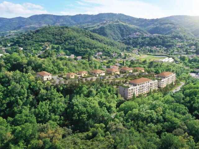Bastide 4P de 76m², avec bel extérieur et places de stationn. 76m² Auribeau sur Siagne