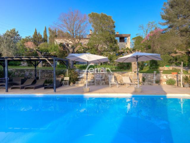 Bastide 8 pièces 342 m²