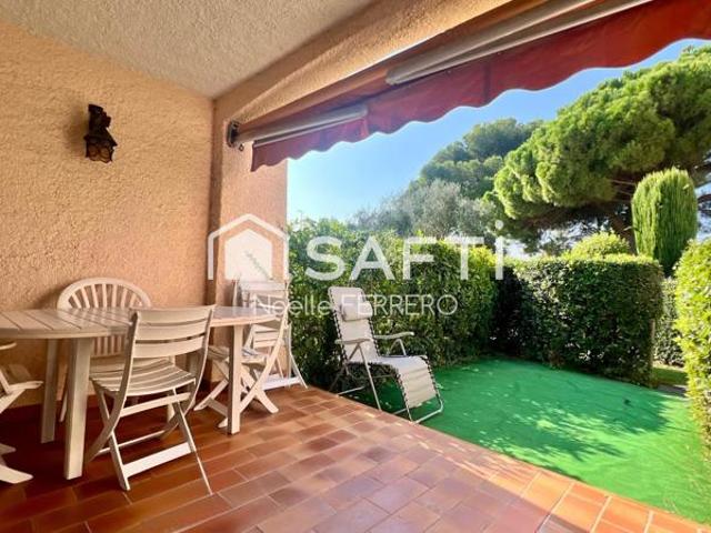 Bastidon en duplex en rez de jardin à pied port SANTA LUCIA et commerces