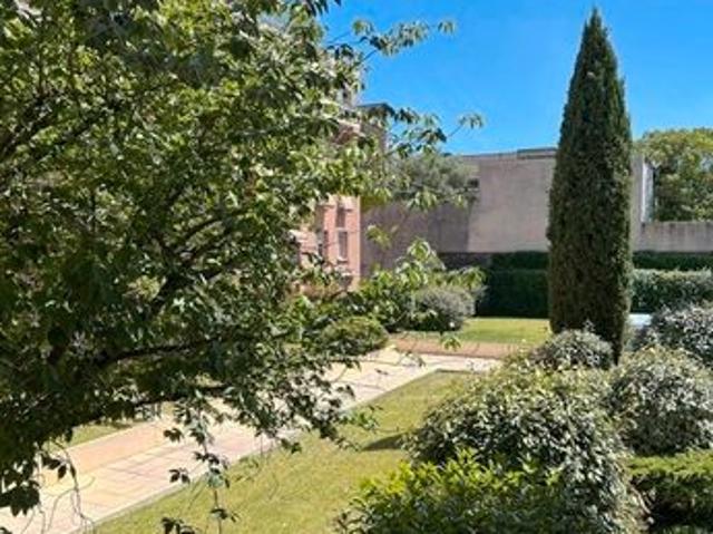 Bas Côte Pavée Halle aux Grains Appartement T5 avec terrasse, garage, cellier dans résidence de standing
