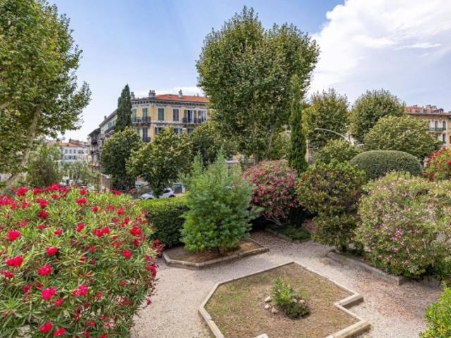 bas Cimiez, dans copropriété de renom, proche toutes commodités, coup de cœur assuré