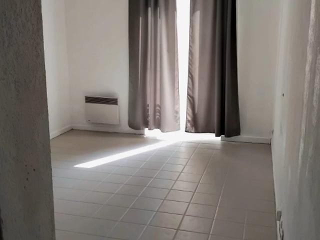 Bas Bld Mont Boron proche gare Riquier