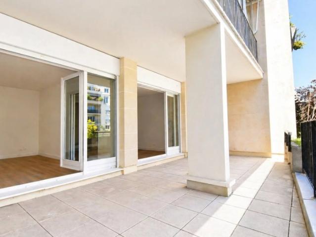 BAS DE CHATOU 6 MN RER APPARTEMENT FAMILIAL DE 3 CHAMBRES 110 M² AVEC TERRASSE DE 27 M² CAVE ET PARKING