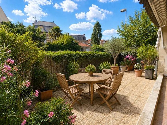 BAS DE CHATOU 7 MN RER APPARTEMENT 5 PIECES 99 M² TERRASSE 31 m² CAVE ET PARKING