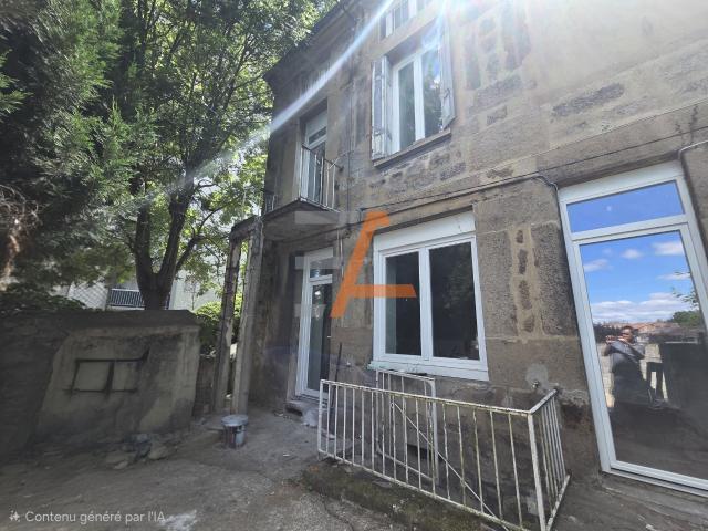 Bas de Montferré proche tardy Triplex de 78 m2 avec terrasse privative de 28m2