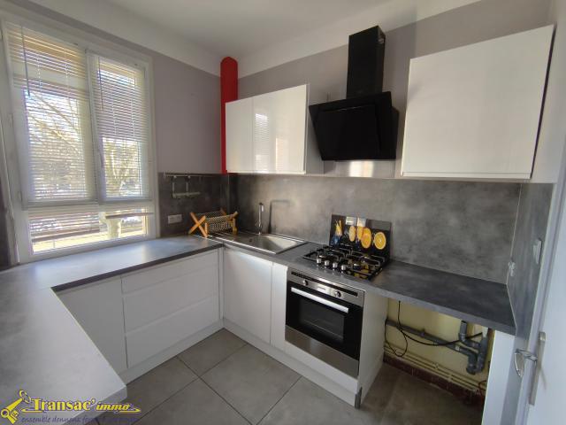 Bas de Thiers, appartement type F4 au 1er étage avec une terrasse