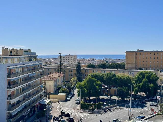 Bas du Parc Impérial / Piol – Dernier étage, 4 pièces rénové avec terrasses et vue mer