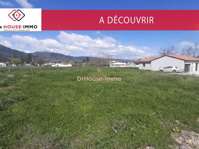 BAS EN BASSET TERRAIN PLAT 818 m2