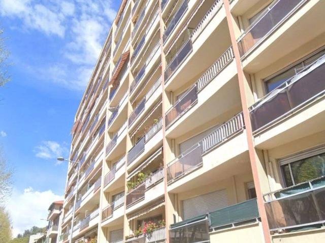 BAS MADELEINE 4 PIECES Balcon TERRASSE