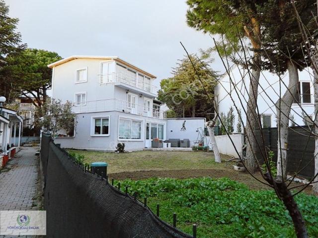 Basınkent 2 Sitesinde Bakımlı Triplex Villa