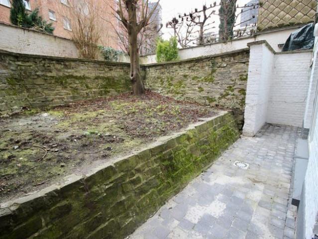 Bascule/louise. Studio rénové avec coin jardin/cour