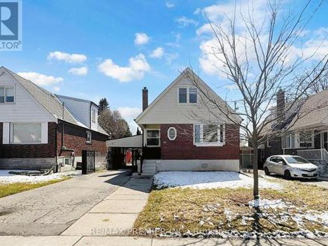 Basement 47 Amsterdam Avenue, Toronto, ON, M4B 2B9 house for lease | Listing ID E13651 | Royal LePage