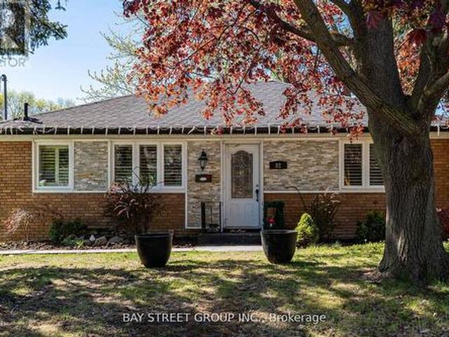 Basement 82 Exbury Road, Toronto, ON, M3M 1R1 house for lease | Listing ID W13520 | Royal LePage