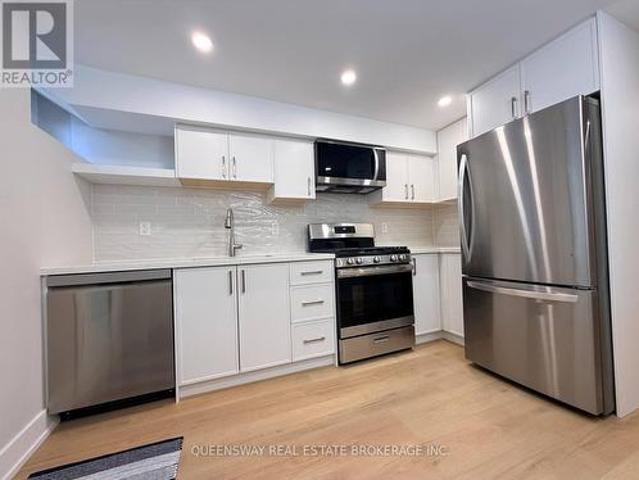 Basement 99 Geoffrey Street, Toronto, ON, M6R 1P2 house for lease | Listing ID W13443 | Royal LePage