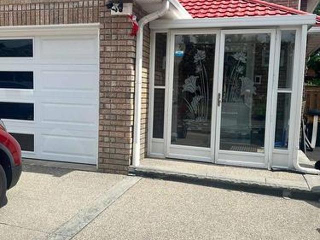 Basement 272 Nahani Way, Mississauga, ON, L4Z 3B7 house for lease | Listing ID W13544 | Royal LePage