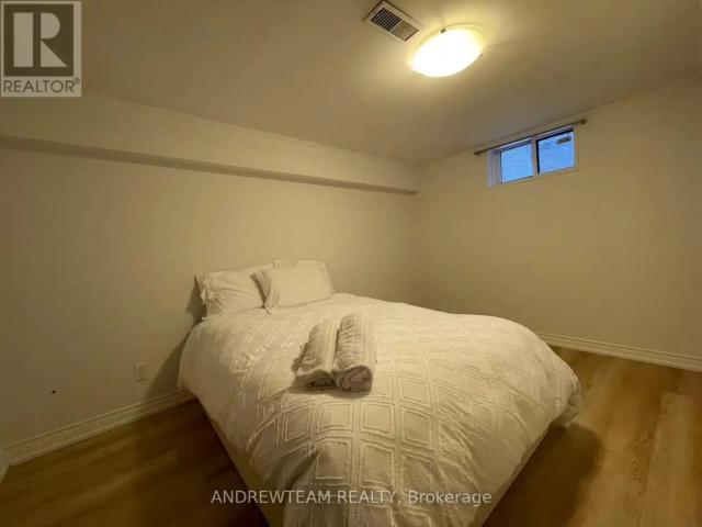 BASEMENT 382 LYNETT CRESCENT