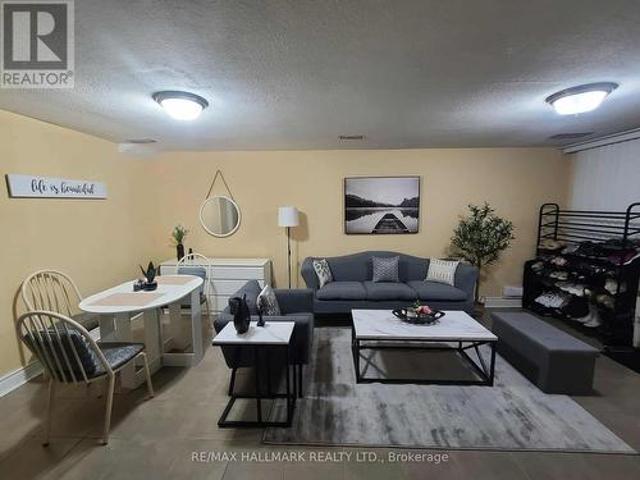 Basement 399 Lawrence Avenue W, Toronto, ON, M5M 1C1 house for lease | Listing ID C13125 | Royal LePage