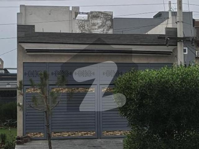 Basement and ground floor 5 marla house available for sale in regi model town peshawar regi model town phase 3 block c1