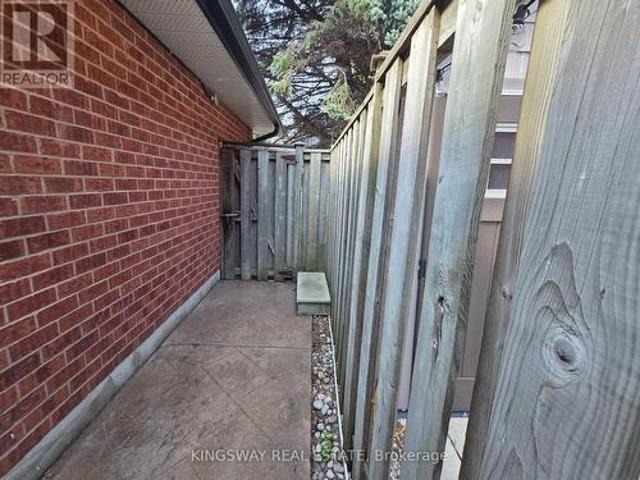 Basement Apt 1756 Bridewell Court, Mississauga, ON, L5L 3R7 house for lease | Listing ID W13676 | Royal LePage