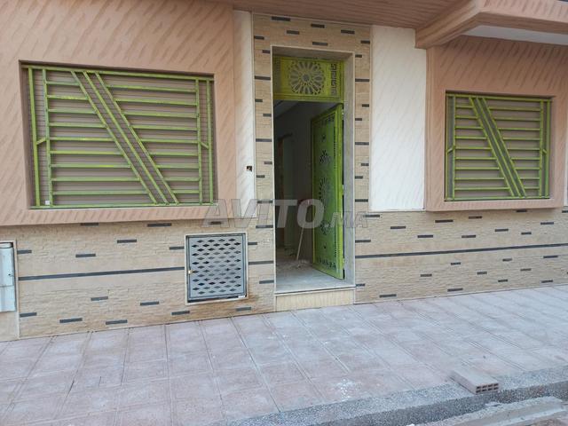 Basement neuf de 100 mètres 2 façades à vendre