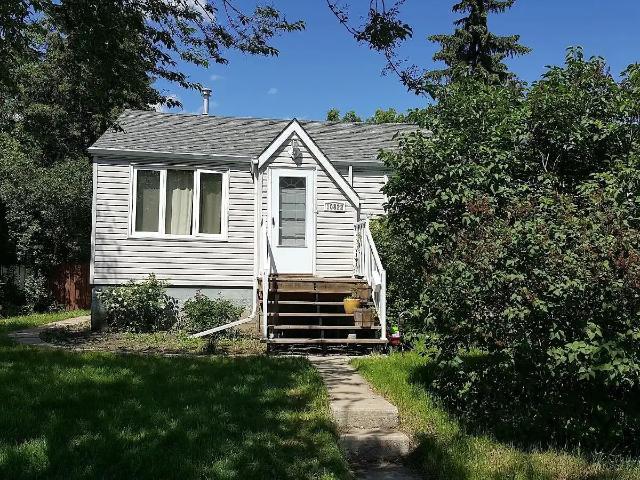 Basement newer renovations. Close to major bus routes, UofA, Whyte ave and dow