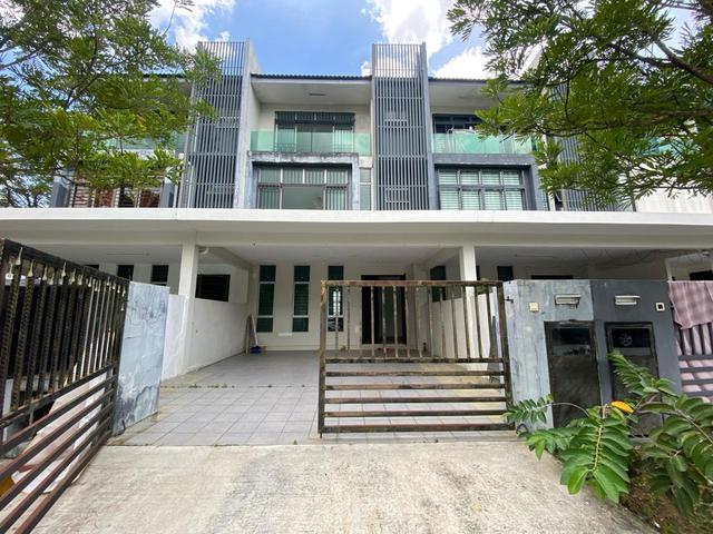 Basic Unit Kitchen Top 3 Storey 7room 7bath Bangi Avenue