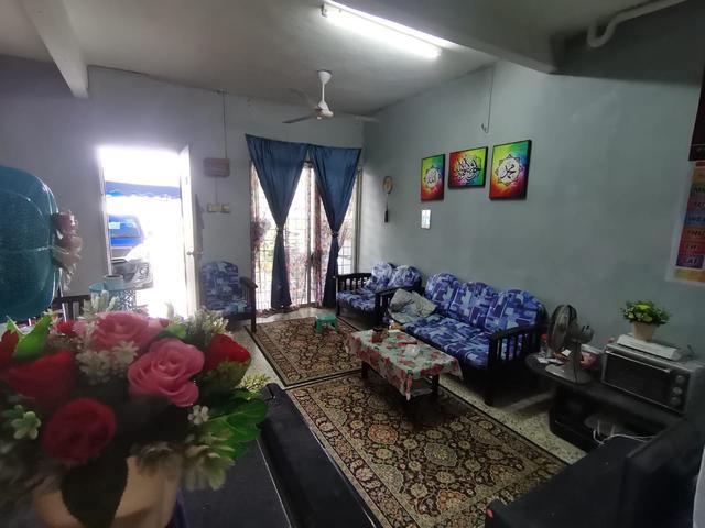 Basic facing empty 2 Storey House Taman Anggerik Bukit Sentosa