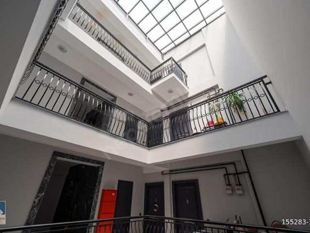 BASINKÖY'DE SIFIR BİNADA SATILIK 2+1 GENİŞ ARA KAT DAİRE