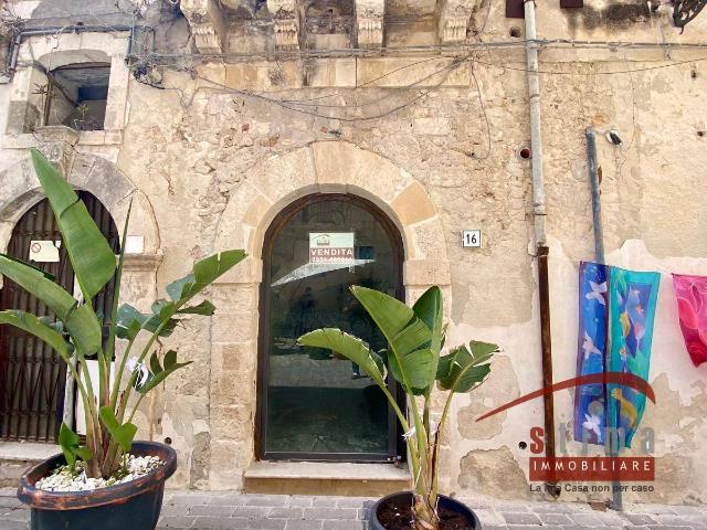 Basso in vendita a Siracusa, Ortigia