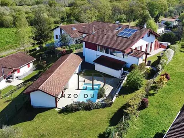 Bassussarry 64200 Achat / Vente maison 8 pièces t8 piscine jardin