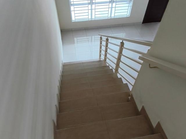 Batu belah Double Storey for sale