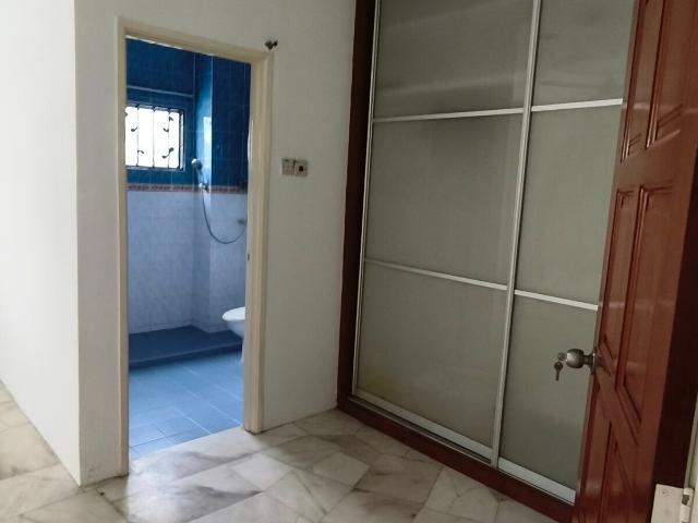 Batu belah klang corner 2 storey