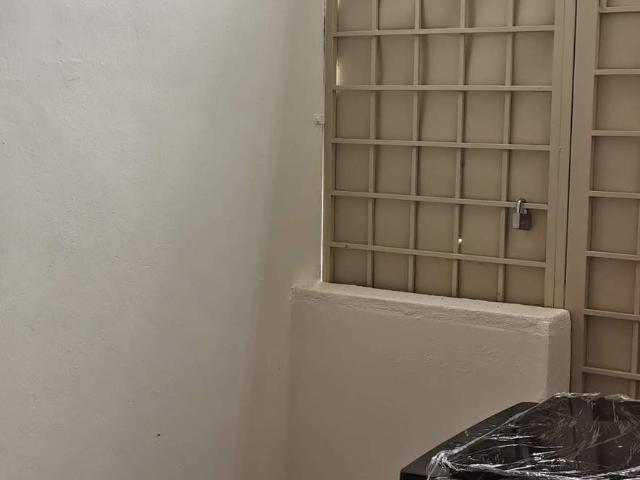 Batu berendam single room with aircond