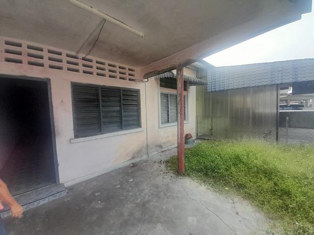 Batu gajah single storey house