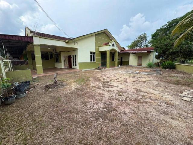 Batu Pahat Parit Raja Corner Lot Single Storey For Sale
