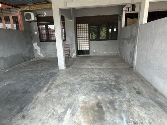 Batu pahat Rumah Teres 1300 sqft 3 bilik 2 tandas