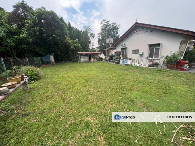 Batu 18 Kampung Kenanga Bungalow Rawang