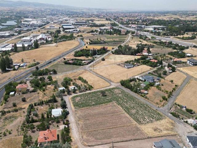 BATUHAN'DAN FATİH MAH 3 KATLI BÖLGE 950M2 TEK TAPU VİLLA PARSELİ