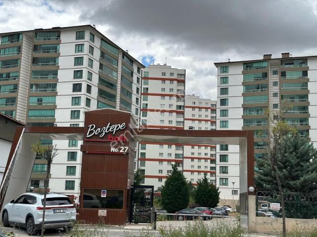 Batıkent Turgut Özalda Boztepe Batı Sitesinde Satılık 4+1 Daire