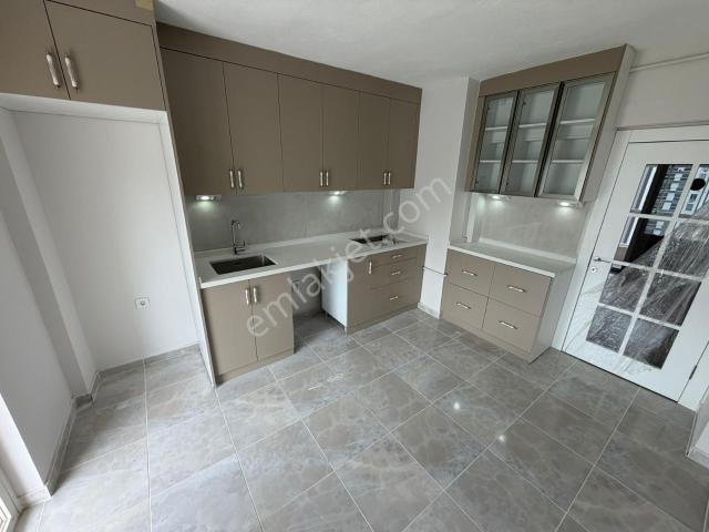 Batıkent Turgut Özalda Site İçi Yapılı Ferah 3+1 Kiralık